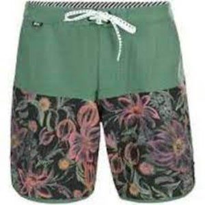 NWT!! Picture Organic Andy 17" Board Shorts $75